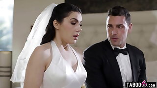 Italian bride Valentina Nappi buttplugged on the day be expeditious for the wedding